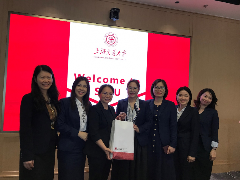 越南河内黄梅汇星学校代表团一行访问上海交大