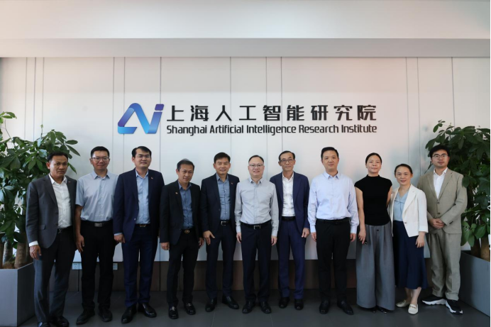 校领导会见柬埔寨国会代表团一行