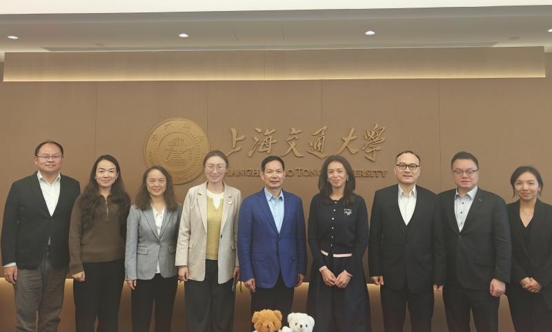 香港特区政府驻沪办一行访问上海交大