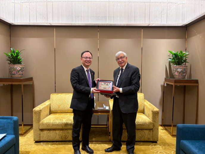 上海交通大学校领导出席罗德奖学金中国十周年论坛活动